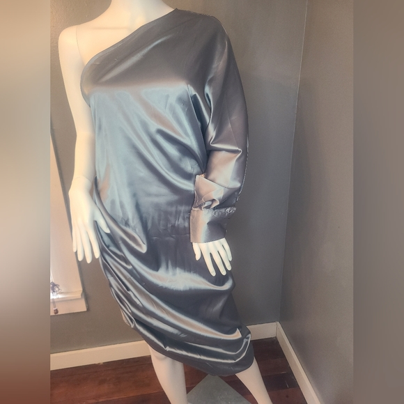 Dress - Picture 5 of 5